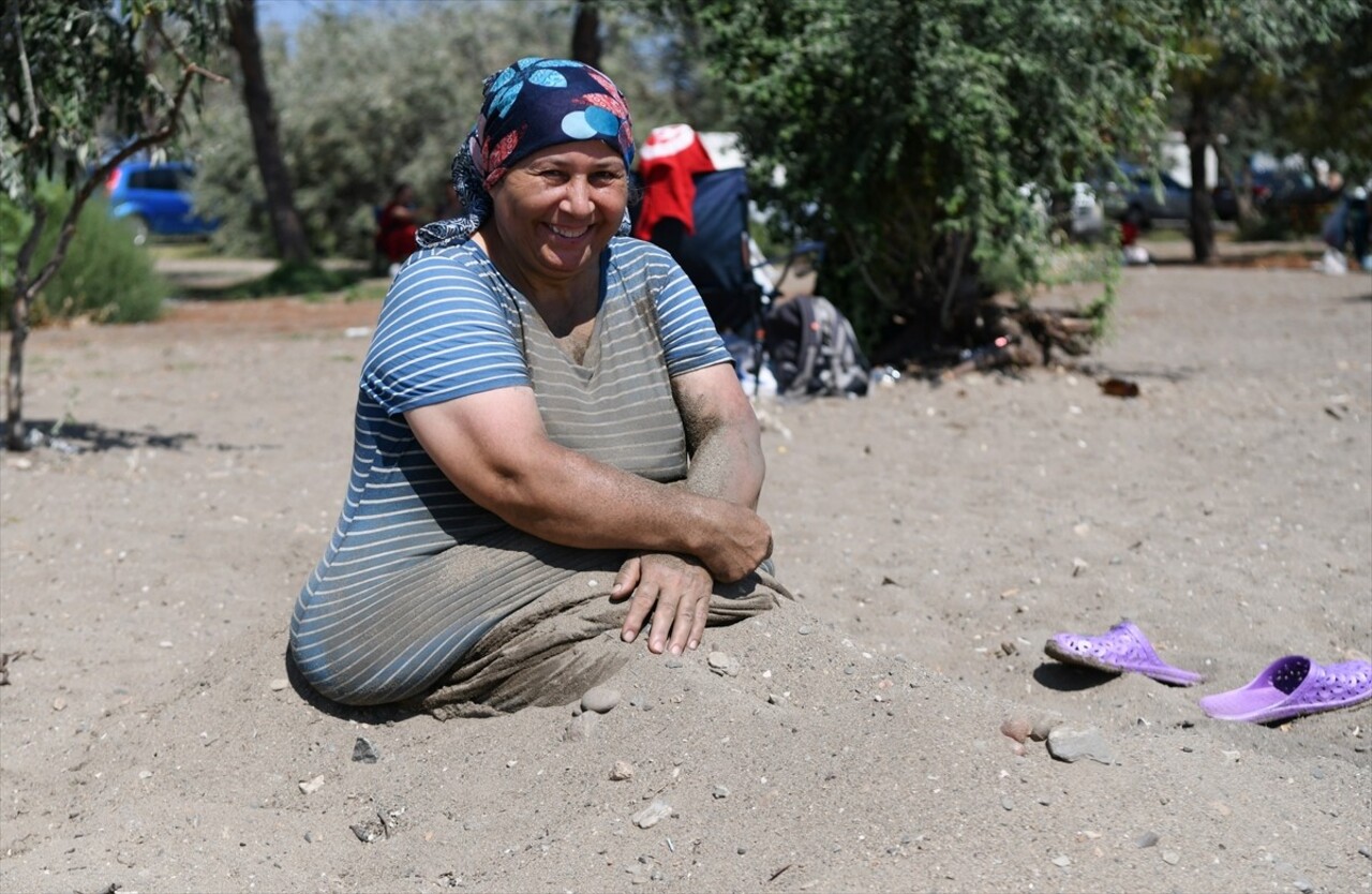 Çanakkale'nin Lapseki ilçesine bağlı Çardak beldesinde "Kum Adası" olarak bilinen bölge...