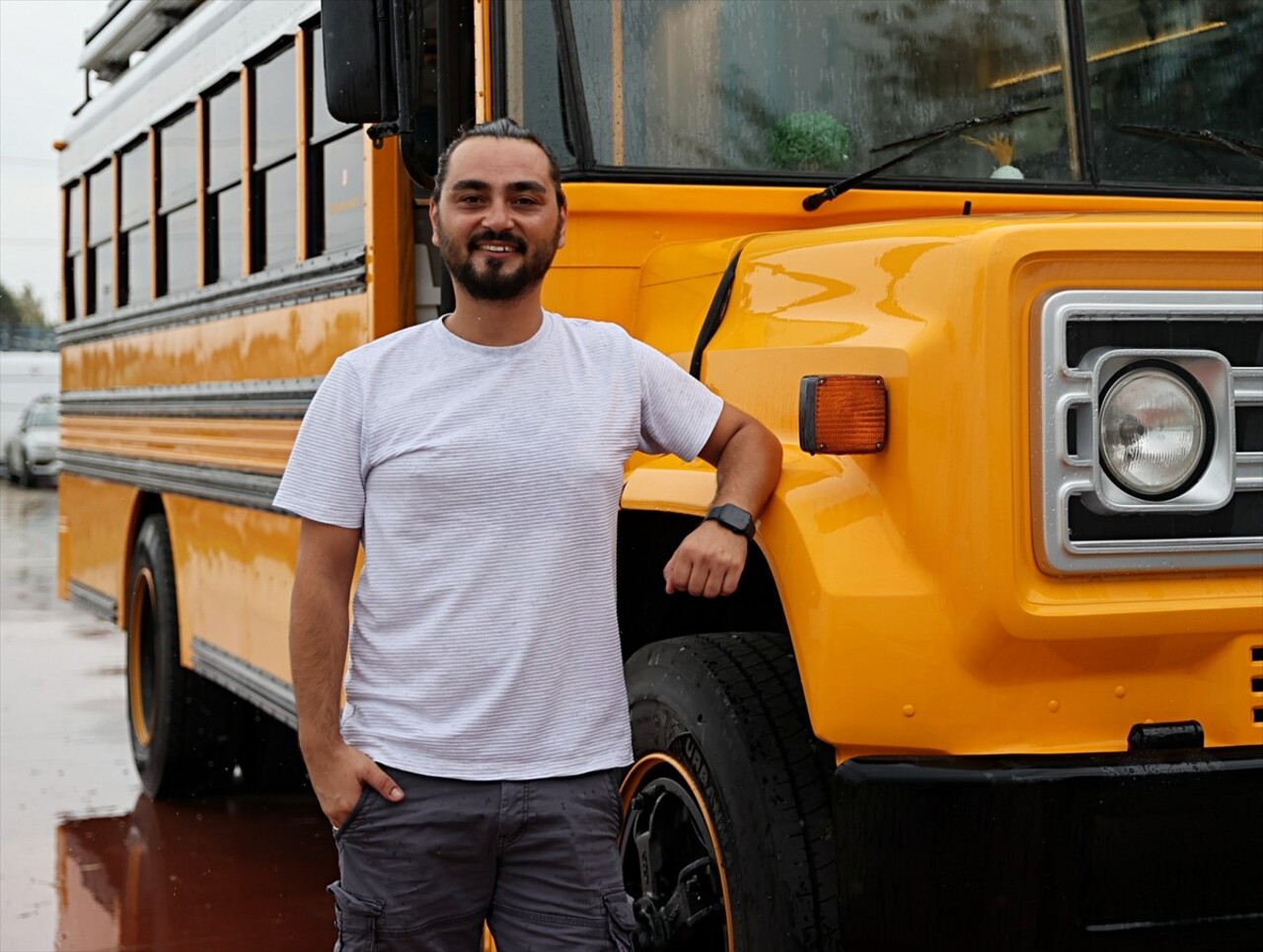 Samsun'da, Amerika'da okul taşıtı olarak kullanılan "school bus"ı (okul otobüsü) karavana çeviren...