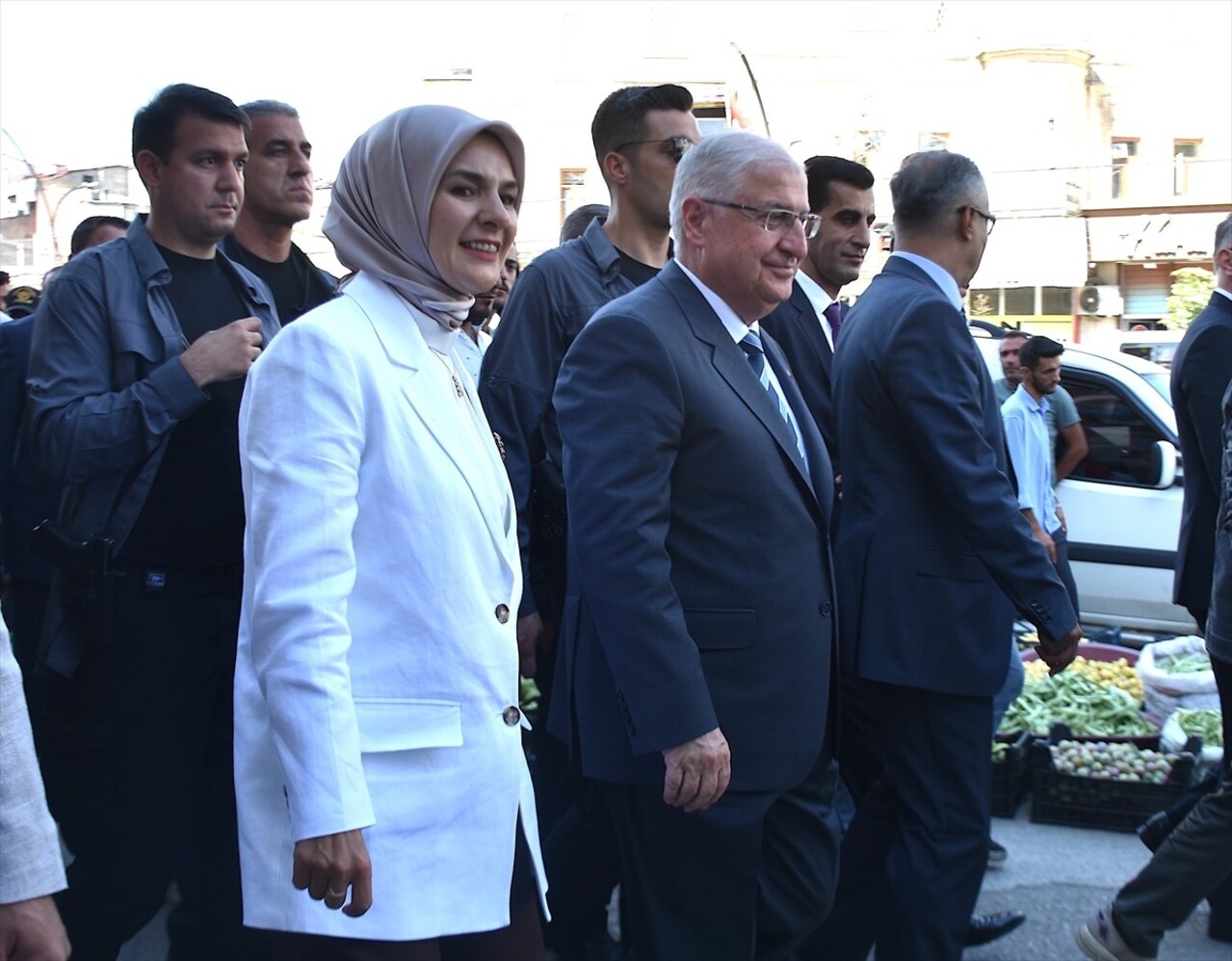 Milli Savunma Bakanı Yaşar Güler ile Aile ve Sosyal Hizmetler Bakanı Mahinur Özdemir Göktaş...