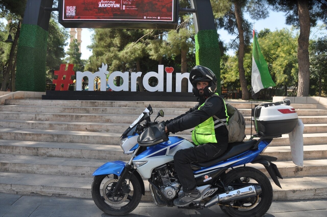 İstanbul’da yaşayan 44 yaşındaki Hasan Cincik, İsrail'in saldırıları altındaki Filistin halkına...