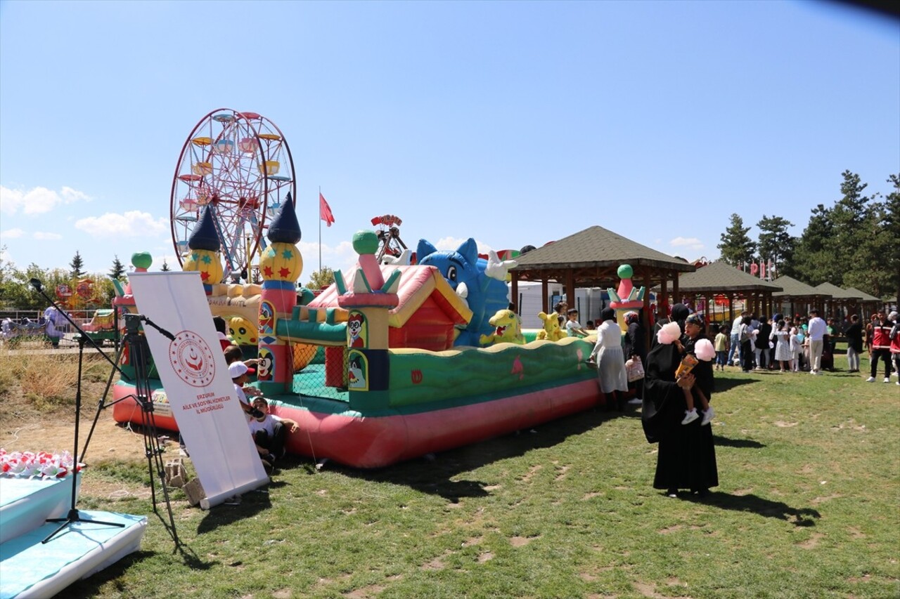 Erzurum'da, Aile ve Sosyal Hizmetler İl Müdürlüğünce "Çocuk ve Gençlik Festivali" düzenlendi....