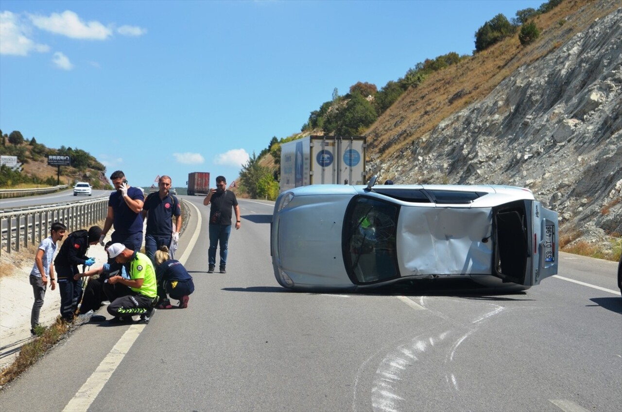 Kütahya’da 3 aracın karıştığı zincirleme trafik kazasında 6 kişi yaralandı.