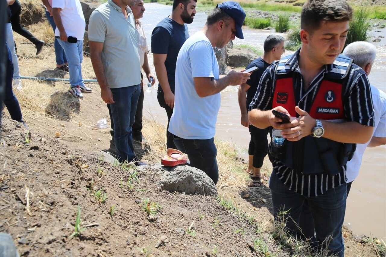 Diyarbakır'ın merkez Bağlar ilçesinde kaybolan 8 yaşındaki Narin Güran'ı arama çalışmalarına devam...