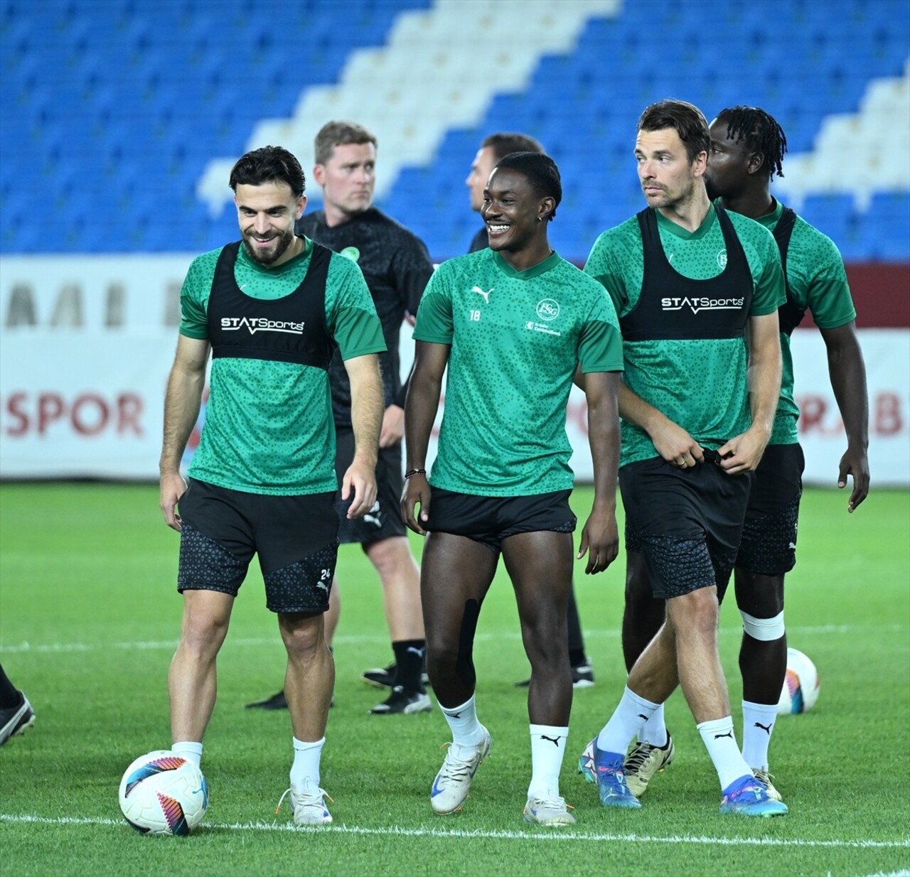 UEFA Konferans Ligi play-off turu rövanş maçında yarın Trabzonspor'a konuk olacak St. Gallen...