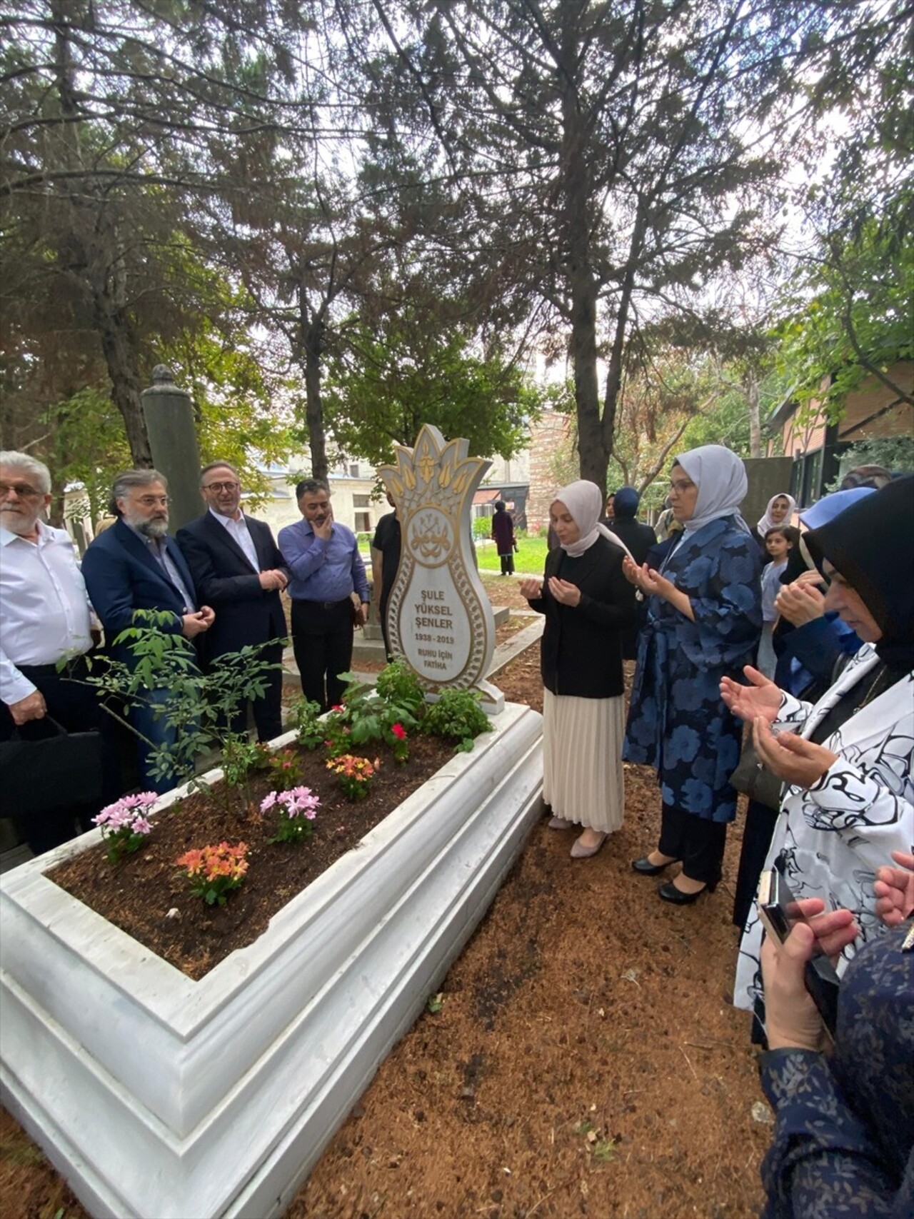 "Birleşen Yollar" ve "Huzur Sokağı" romanlarıyla tanınan aktivist, yazar ve gazeteci Şule Yüksel...