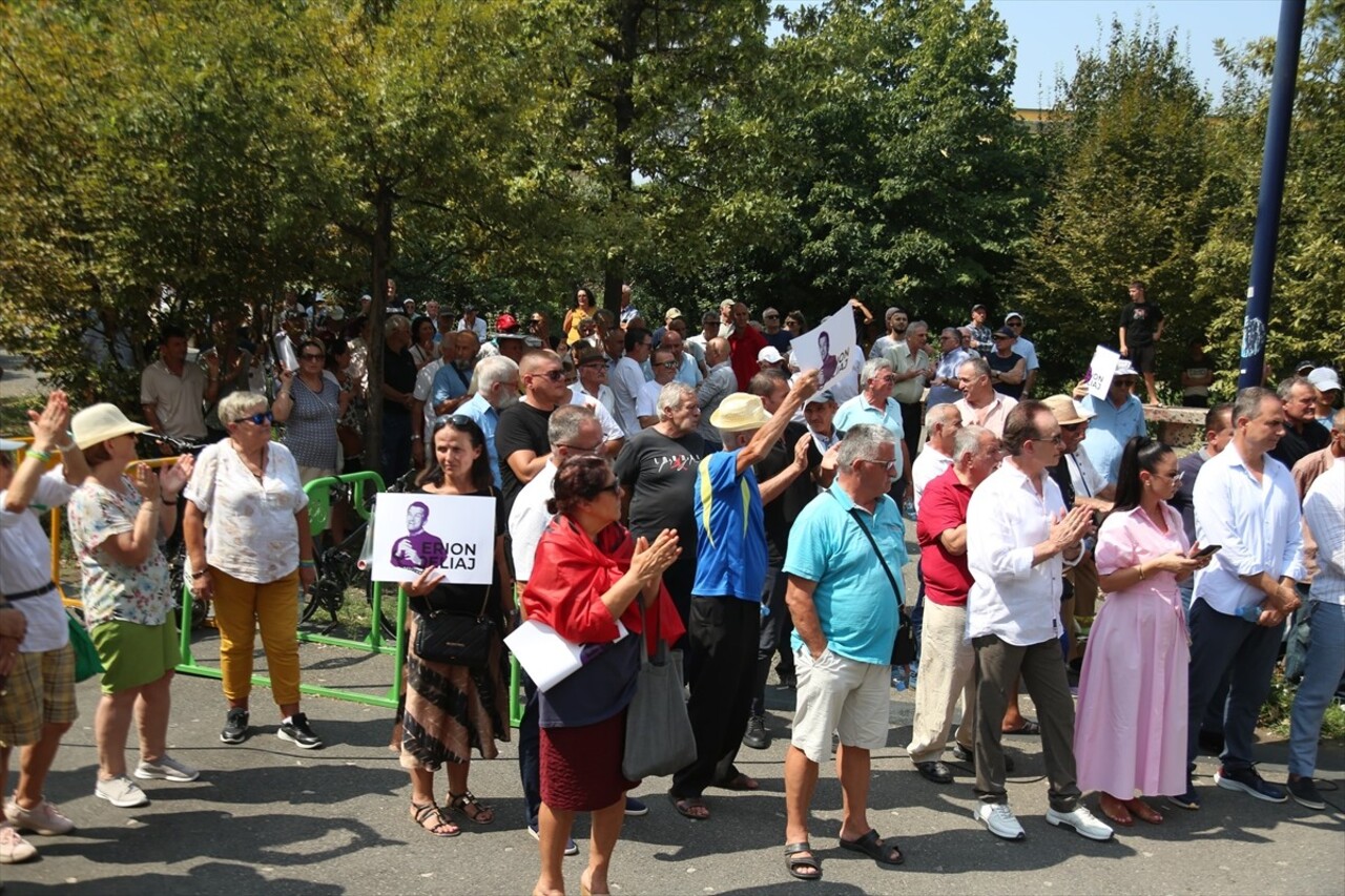 Arnavutluk'un başkenti Tiran'da Belediye Başkanı Erion Veliaj'a istifa çağrıları ve belediyedeki...