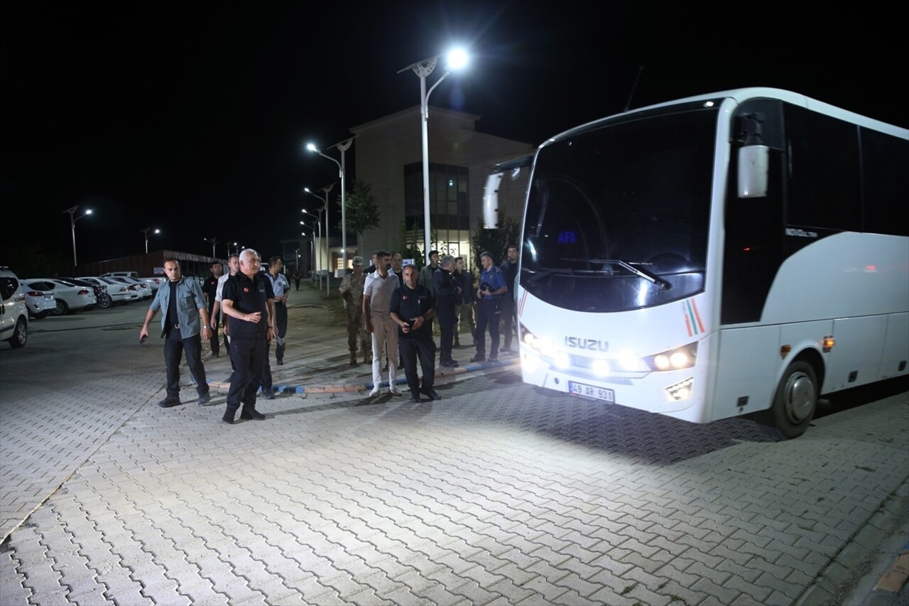 Afet ve Acil Durum Yönetim Başkanlığı (AFAD) tarafından Muş'ta Türkiye Afet Planı kapsamında...