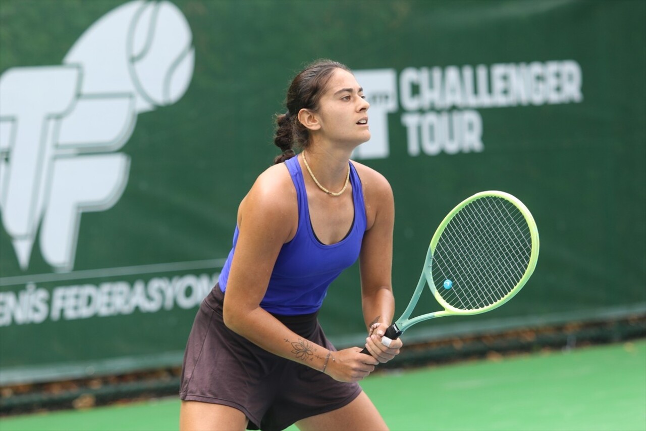 Türkiye Tenis Şampiyonası'nda kadınlar final maçında yarın Doğa Türkmen (fotoğrafta) ile Melis...