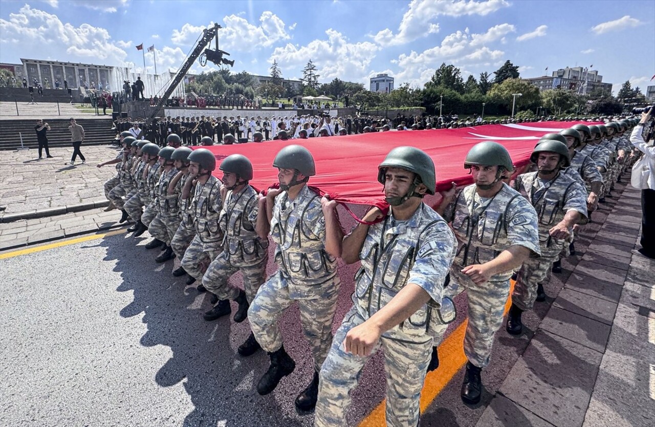 Başkentte, 30 Ağustos Zafer Bayramı kutlama programları kapsamında Türkiye Büyük Millet Meclisi...