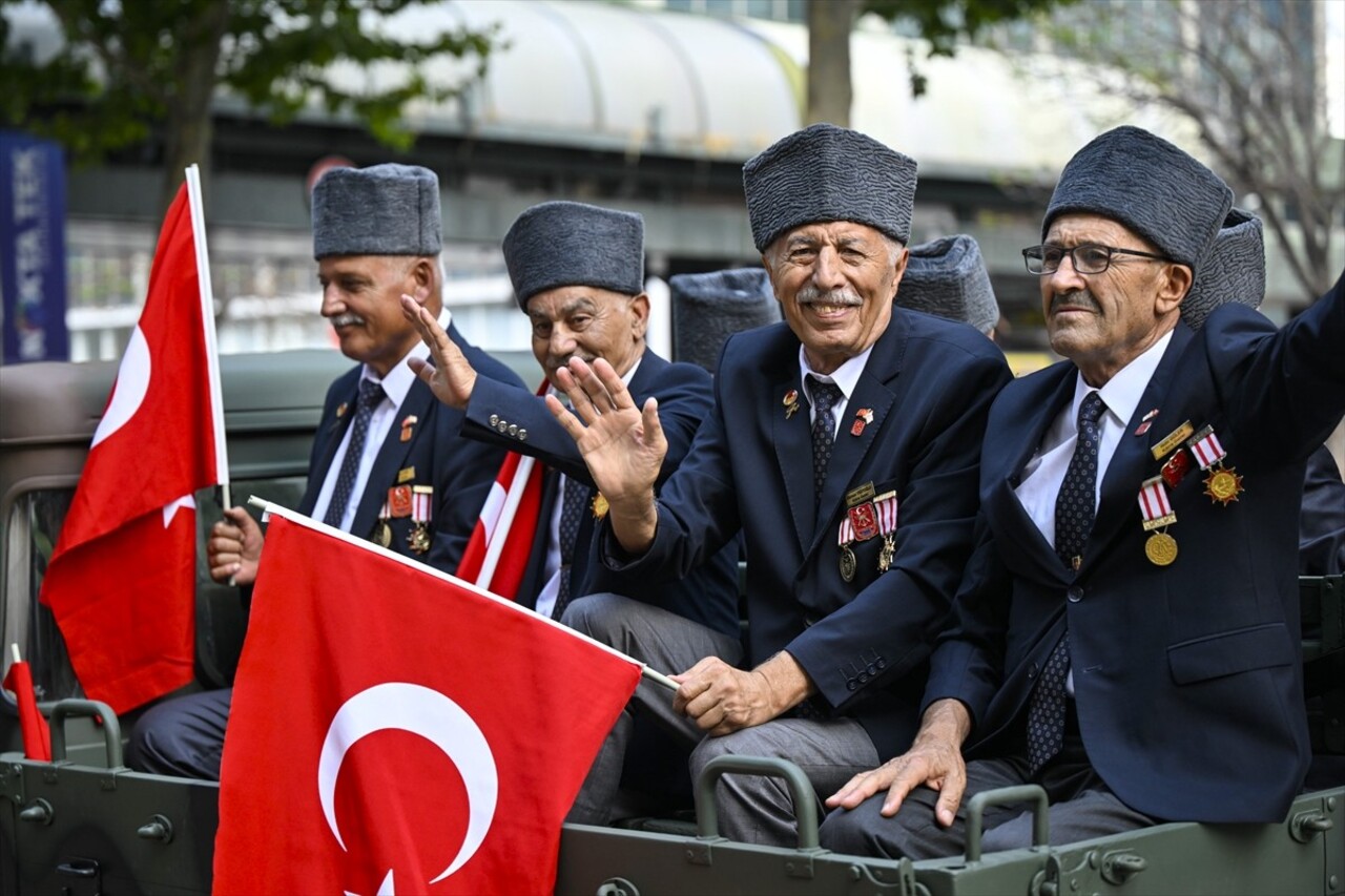 Başkentte, 30 Ağustos Zafer Bayramı kutlama programları kapsamında Türkiye Büyük Millet Meclisi...