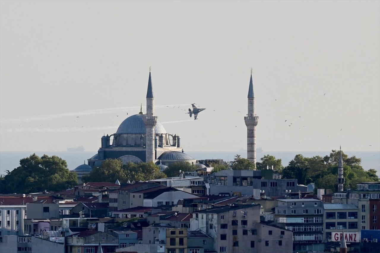 Türk Hava Kuvvetlerinin akrobasi timi SOLOTÜRK, 30 Ağustos Zafer Bayramı kutlamaları kapsamında...