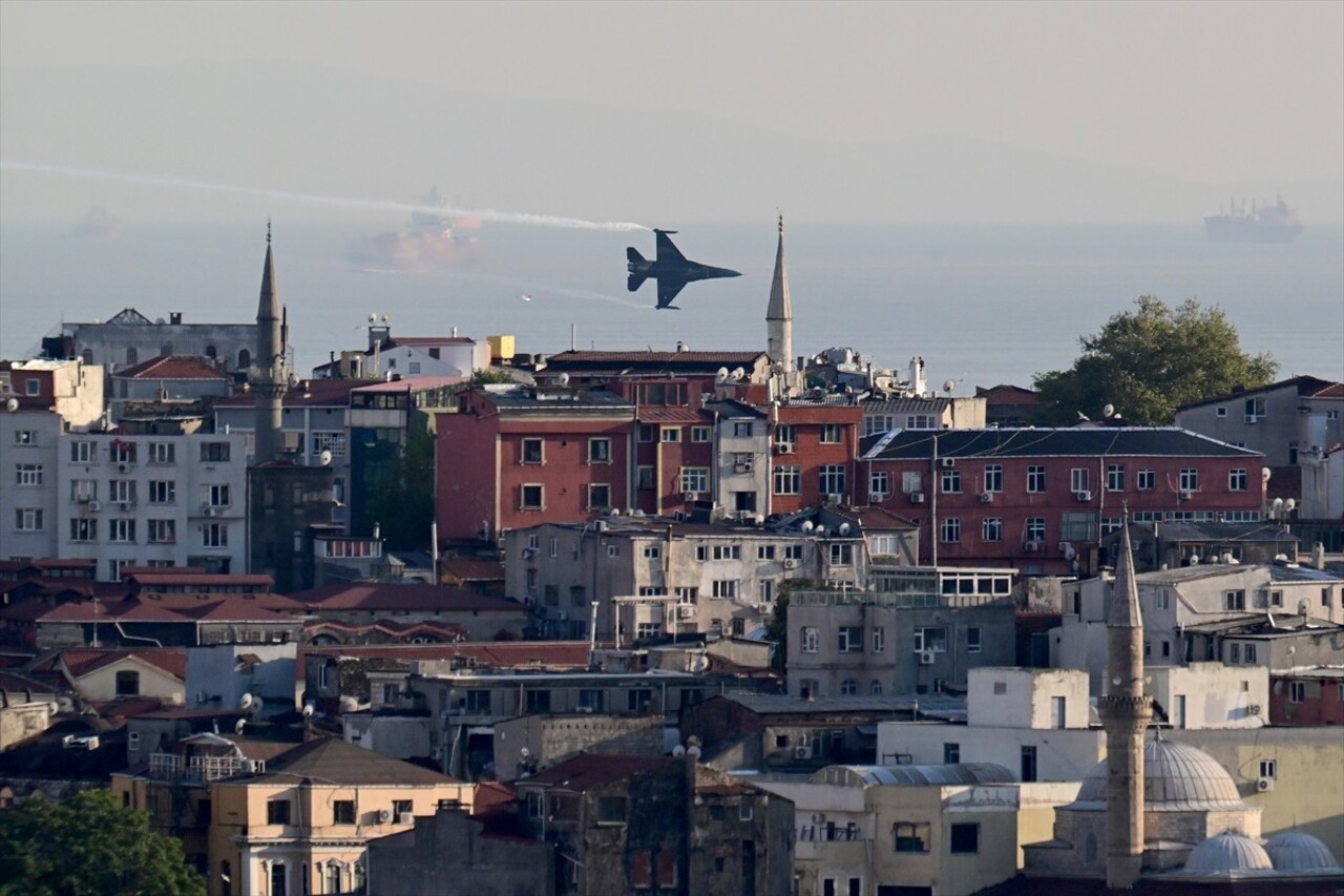 Türk Hava Kuvvetlerinin akrobasi timi SOLOTÜRK, 30 Ağustos Zafer Bayramı kutlamaları kapsamında...