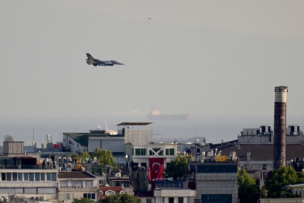 Türk Hava Kuvvetlerinin akrobasi timi SOLOTÜRK, 30 Ağustos Zafer Bayramı kutlamaları kapsamında...