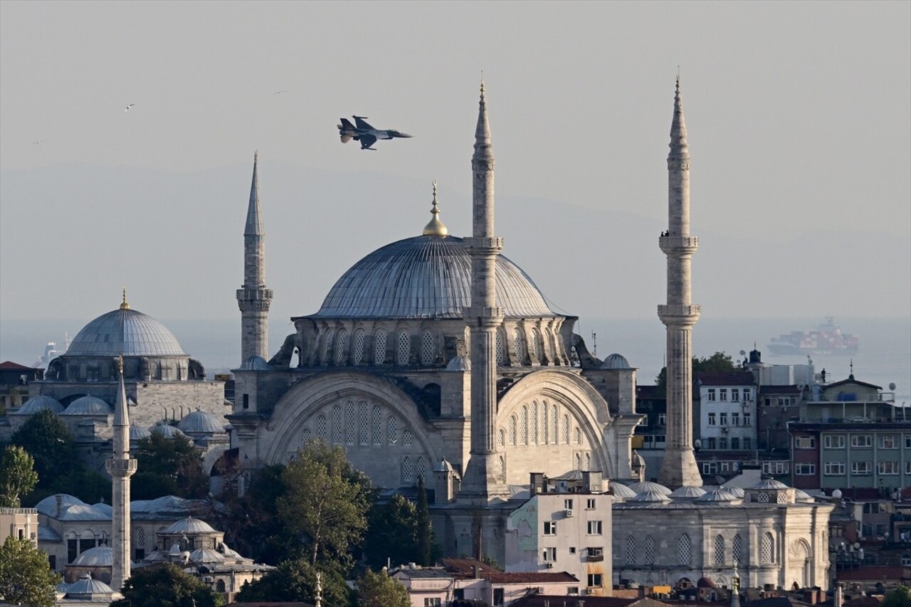 Türk Hava Kuvvetlerinin akrobasi timi SOLOTÜRK, 30 Ağustos Zafer Bayramı kutlamaları kapsamında...