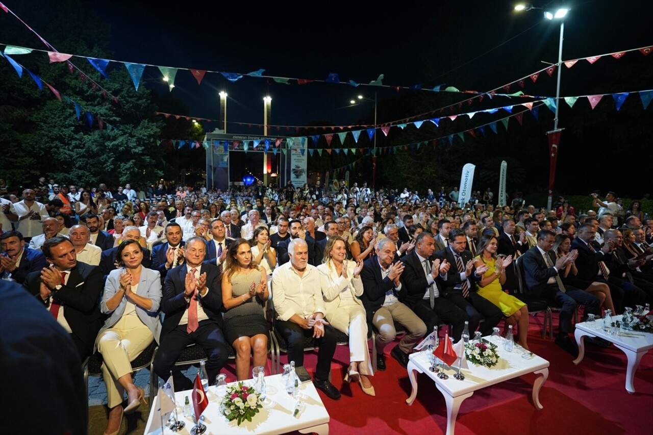 İzmir Büyükşehir Belediyesi tarafından bu yıl 93'üncüsü "teknoloji" temasıyla düzenlenen İzmir...