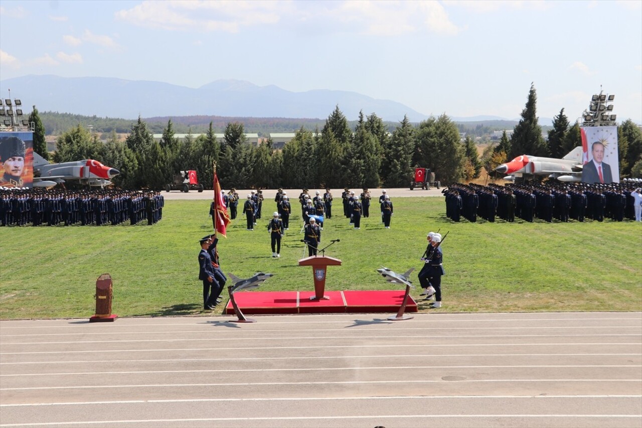 Milli Savunma Üniversitesi (MSÜ) Hava Astsubay Meslek Yüksekokulu'nda diploma alma ve sancak devir...