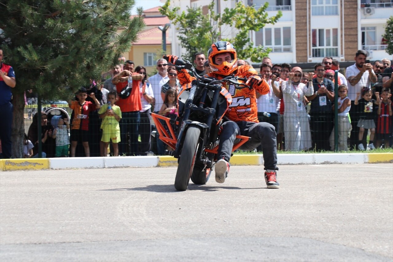 Erzincan'da, Valilik, Erzincan Belediyesi ve Erzincan Motosiklet Kulübü ortaklığında, Erzincan...