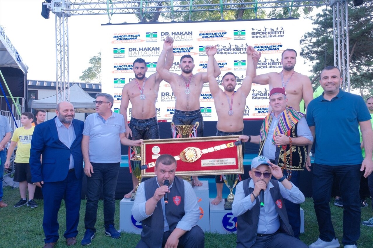 Geleneksel Bahçelievler Kocasinan Yağlı Güreşleri, İstanbul'da gerçekleştirildi.