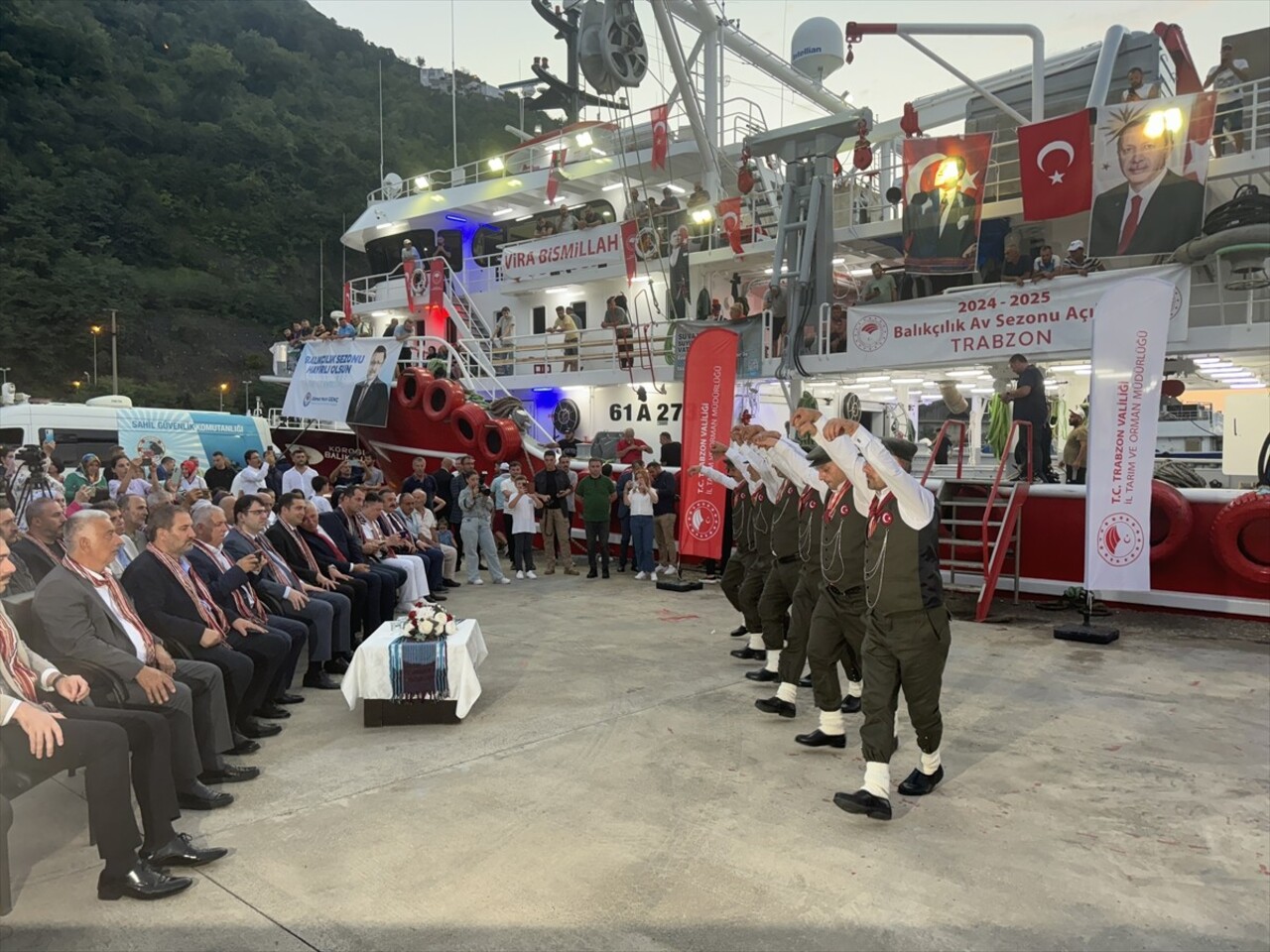 Trabzon'da yarın başlayacak balık avı sezonu dolayısıyla tören yapıldı. Sezonun bereketli geçmesi...