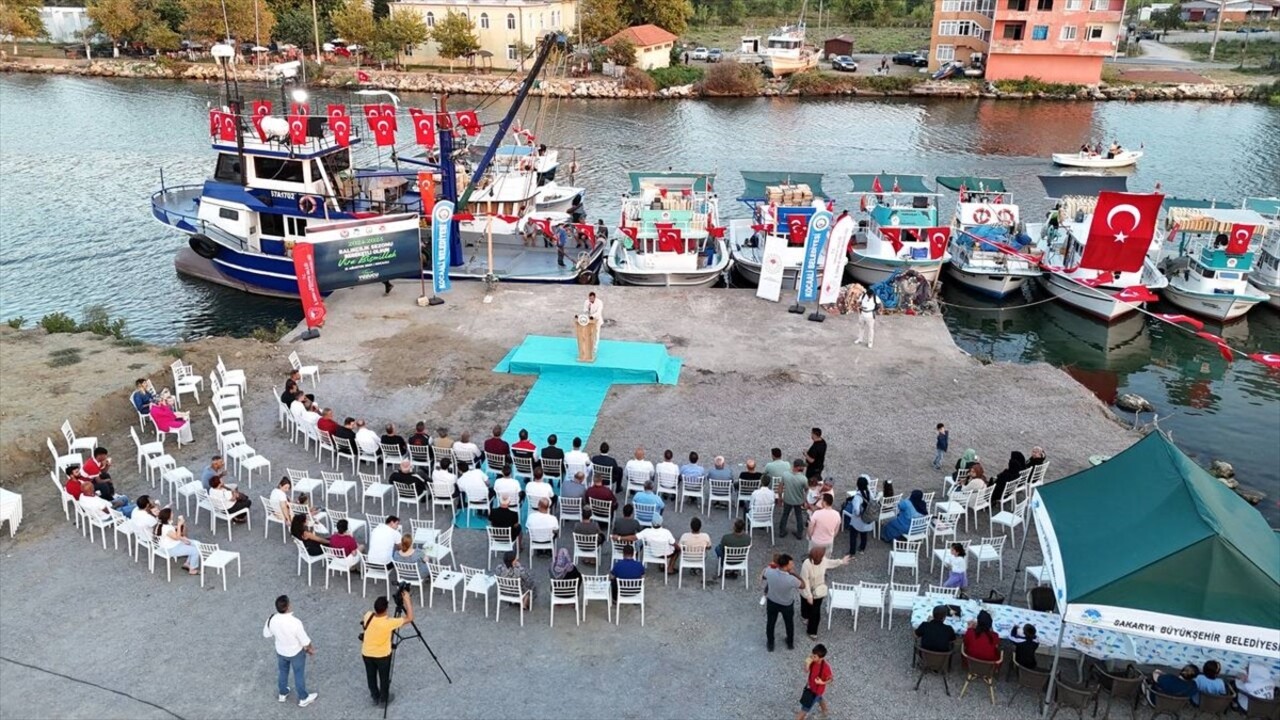 Sakarya'da av yasağının sona ermesiyle denize açılacak balıkçılar için tören...