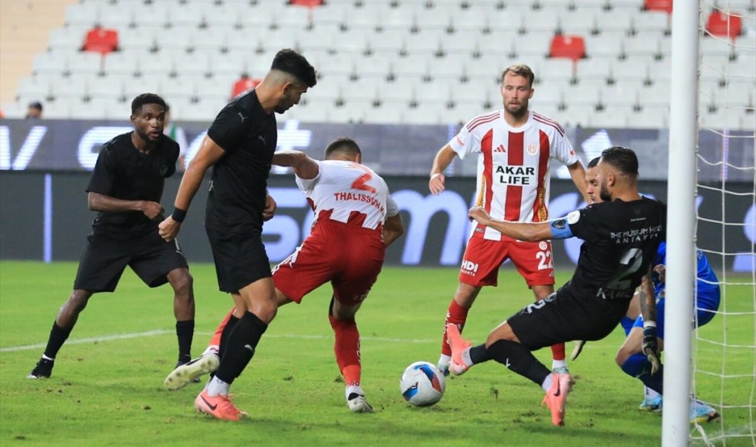 Antalyaspor, Hatayspor'a karşı geri