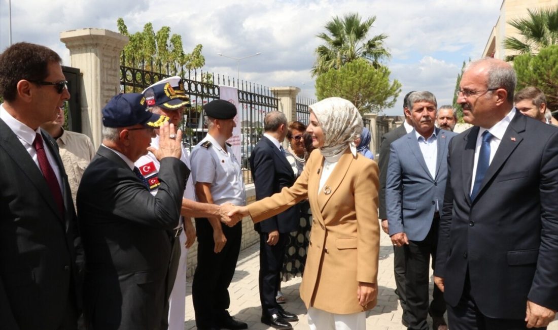 Bakan Göktaş, Çanakkale'de Aile