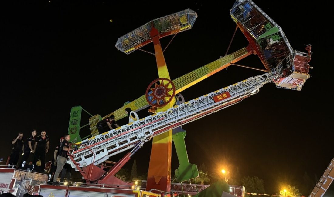 Kahramanmaraş'taki lunaparkta asılı kalan