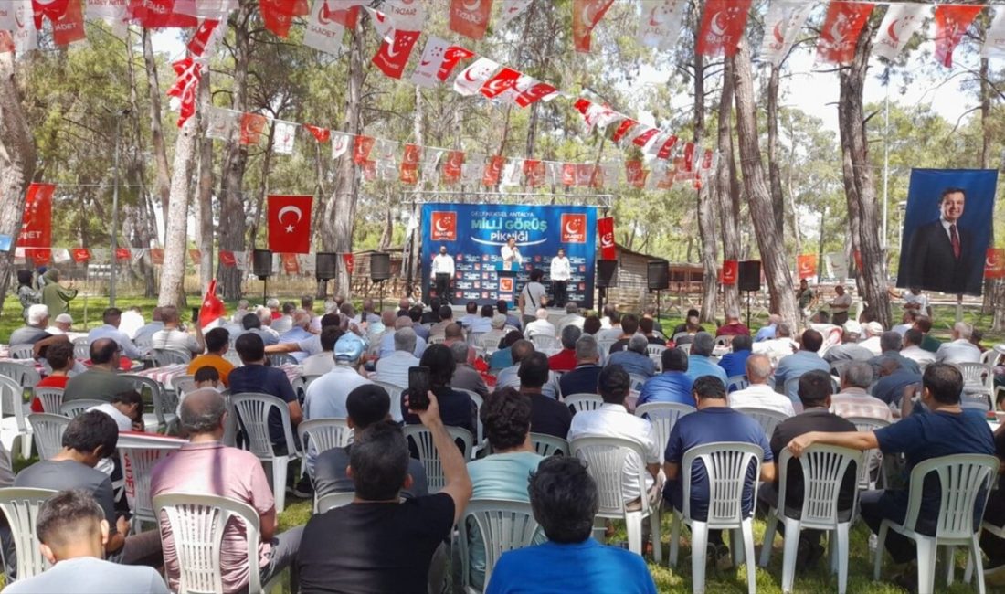 Arıkan, Antalya'da düzenlenen piknikte,