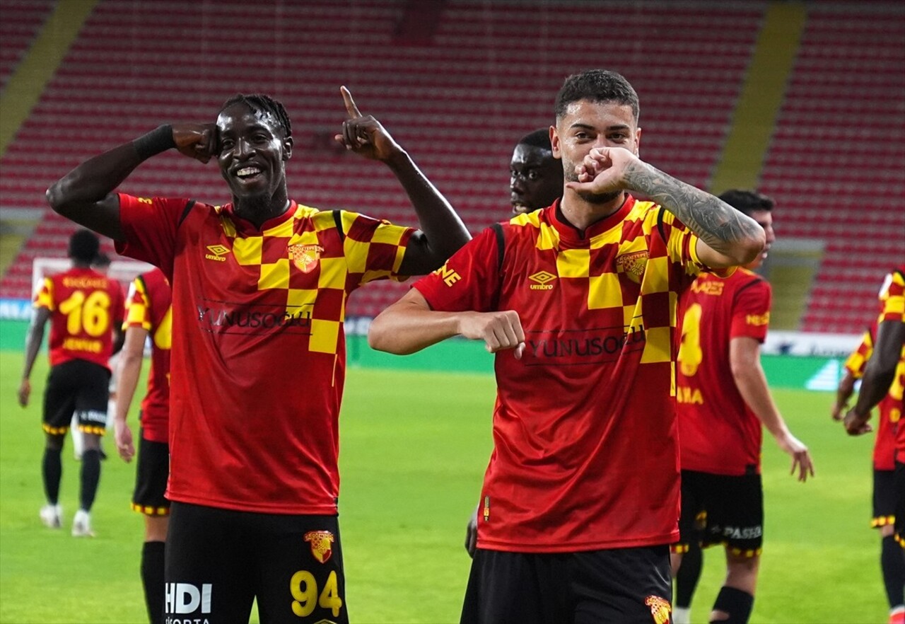 Trendyol Süper Lig'in 4. haftasında Göztepe ile Sipay Bodrum FK takımları, Gürsel Aksel Stadı'nda...