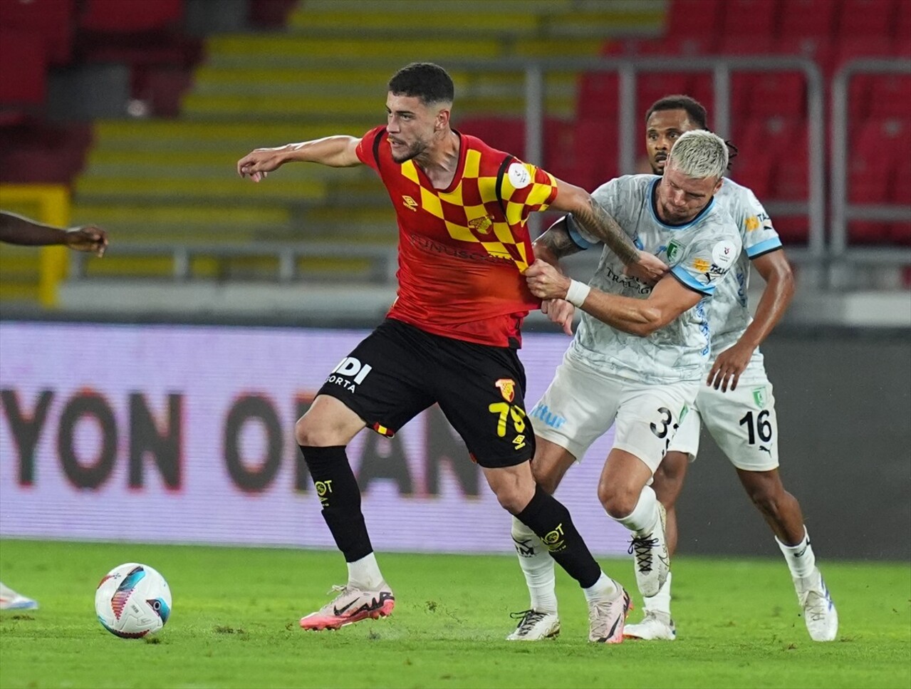 Trendyol Süper Lig'in 4. haftasında Göztepe ile Sipay Bodrum FK takımları, Gürsel Aksel Stadı'nda...