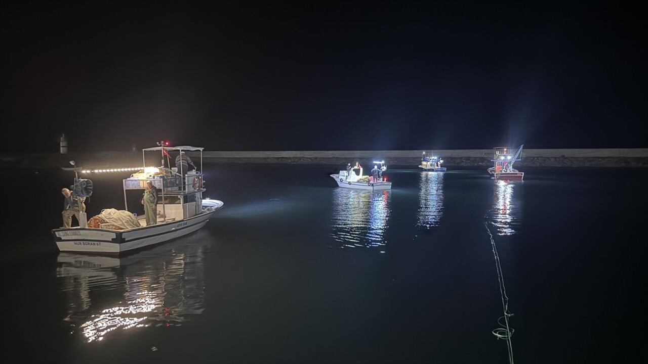 Zonguldak'ta av yasağının bu gece yarısı sona ermesiyle denizlere açılacak balıkçılar için tören...