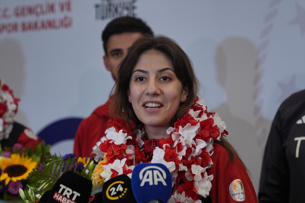 Paris 2024 Paralimpik Oyunları'nda 1'i altın olmak üzere 5 madalya kazanan milli para...