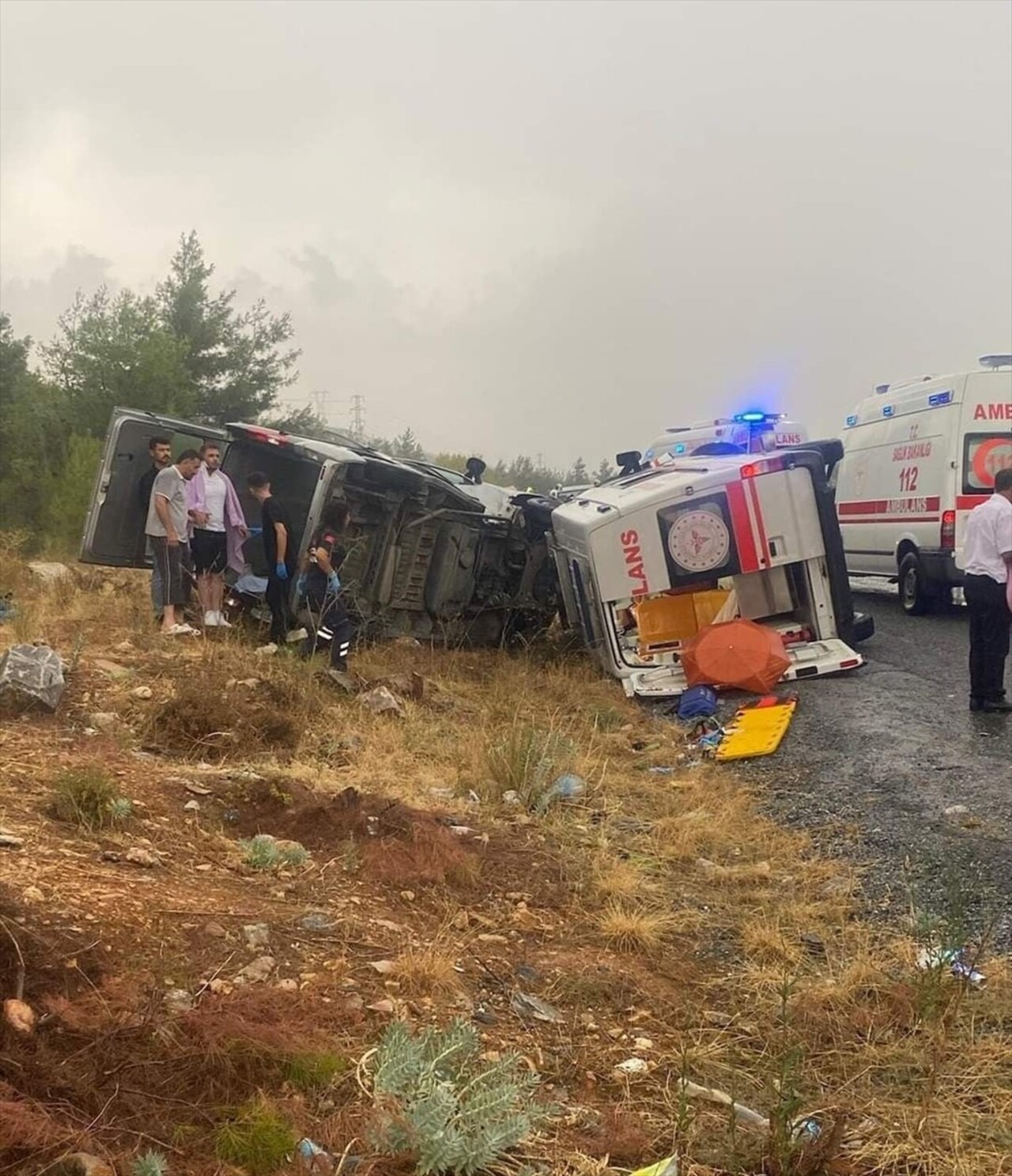 Muğla'nın Yatağan ilçesinde meydana gelen iki trafik kazasında 1 kişi öldü, 14 kişi yaralandı....