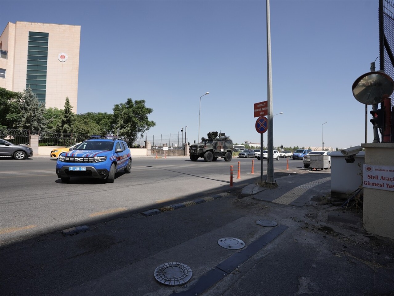 Diyarbakır'da kaybolan 8 yaşındaki Narin Güran'ın soruşturma kapsamında gözaltına alınan amcası...