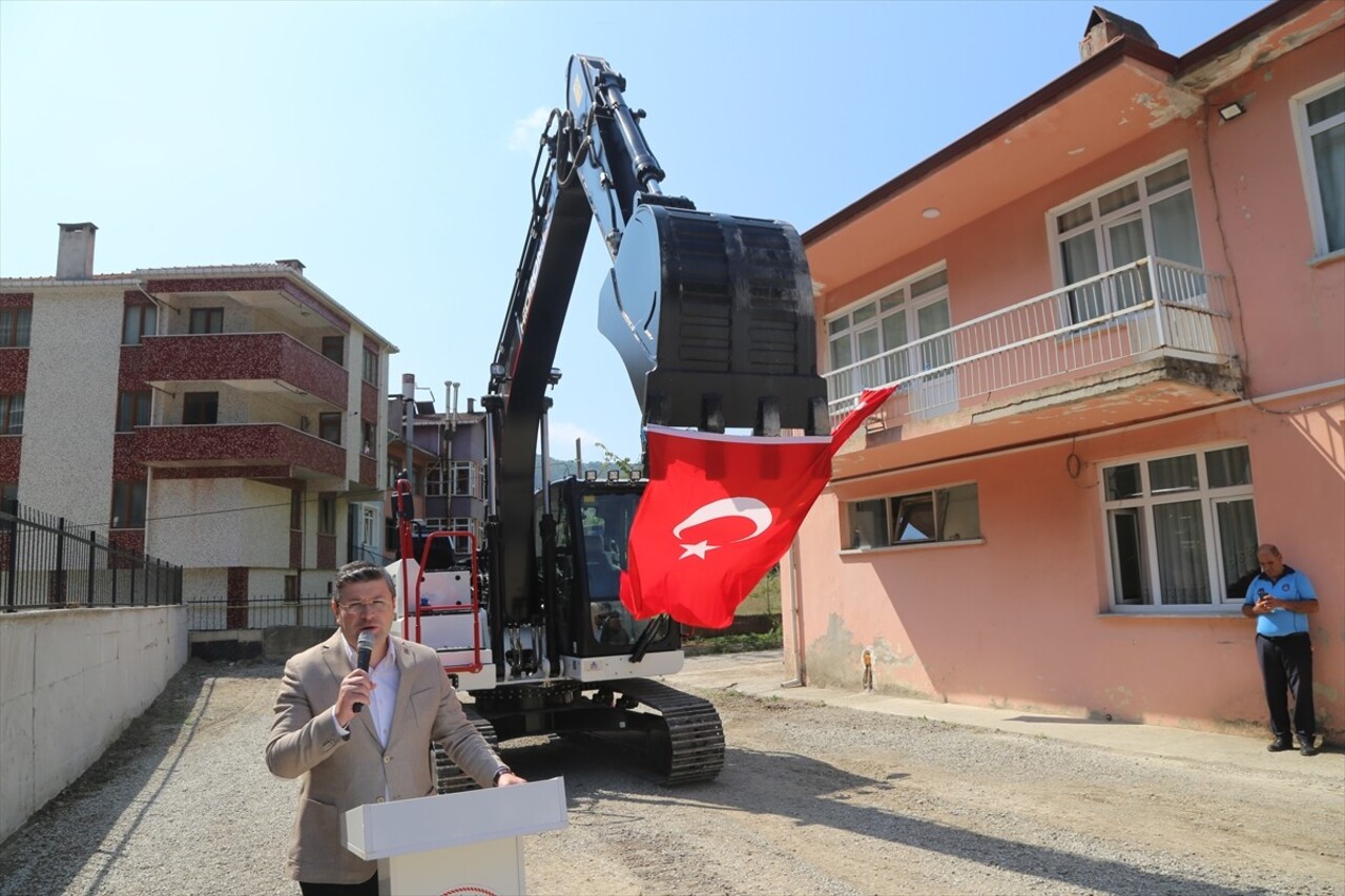 Kastamonu'nun İnebolu ilçesinde köy muhtarlarının maaşlarının yanı sıra promosyon bağışıyla satın...