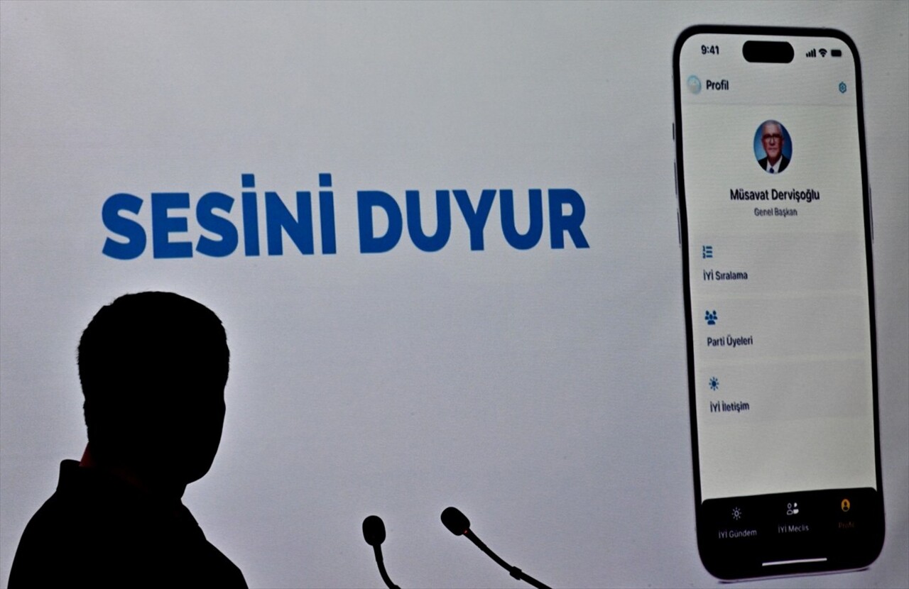 İYİ Parti Grup Başkanvekili Buğra Kavuncu, parti üyeleri için geliştirilen "SenSeç" uygulamasına...