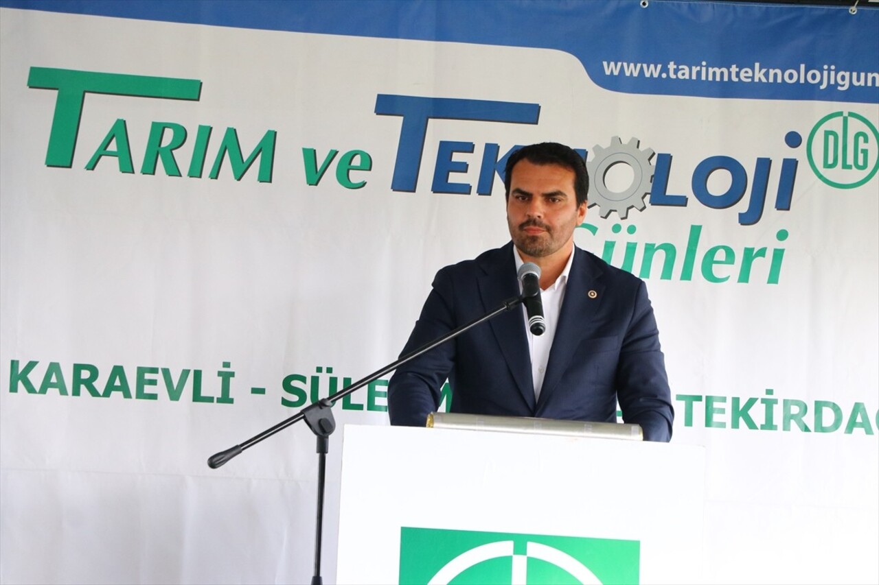 Tekirdağ'da bu yıl 14'üncüsü düzenlenen "Tarım ve Teknoloji Günleri Fuarı" başladı.
Süleymanpaşa...