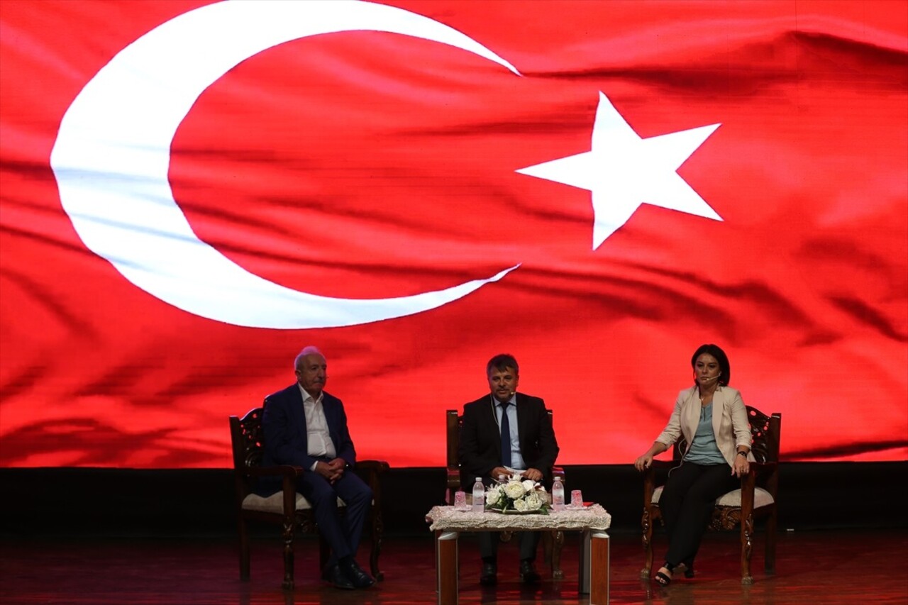 Diyarbakır annelerinin dramını anlatan "Sesler ve Yüzler" filminin gösterimi Mardin'de yapıldı....