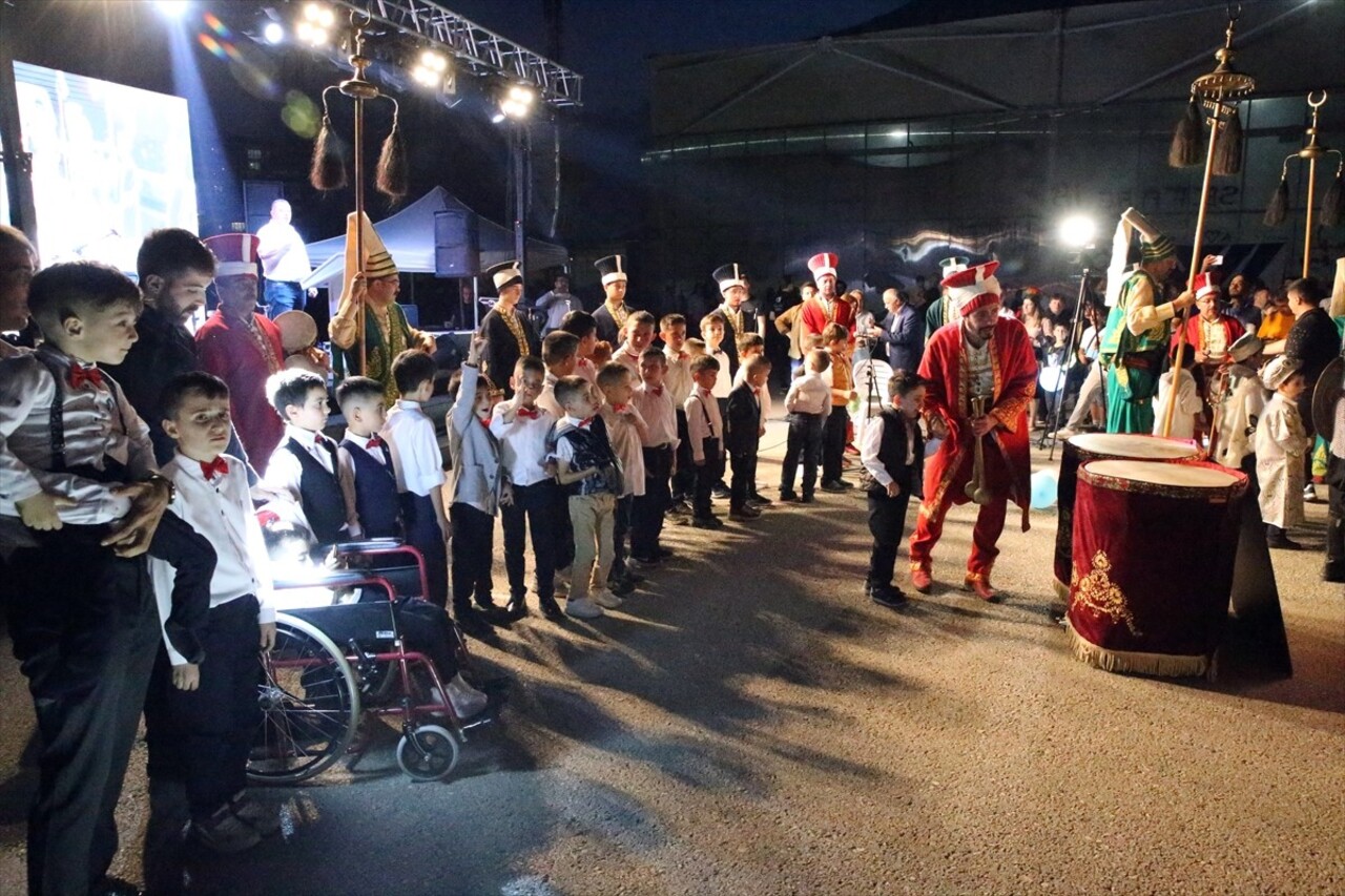 Kastamonu'da, Kuzeykent Mahalle Muhtarlığı tarafından beşinci kez toplu sünnet düğünü...