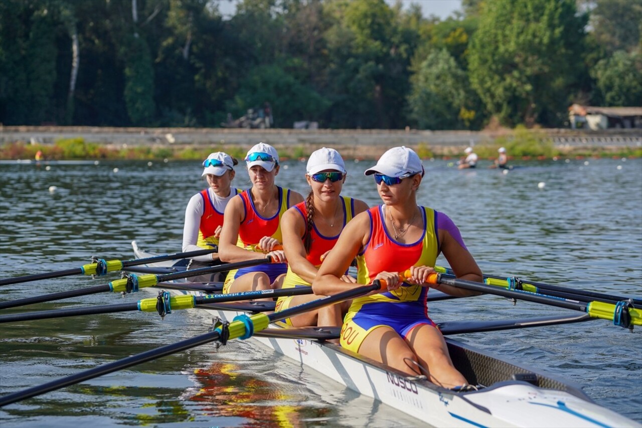 Edirne'de yarın başlayacak Avrupa 23 Yaş Altı Kürek Şampiyonası öncesi sporcular antrenman yaptı....