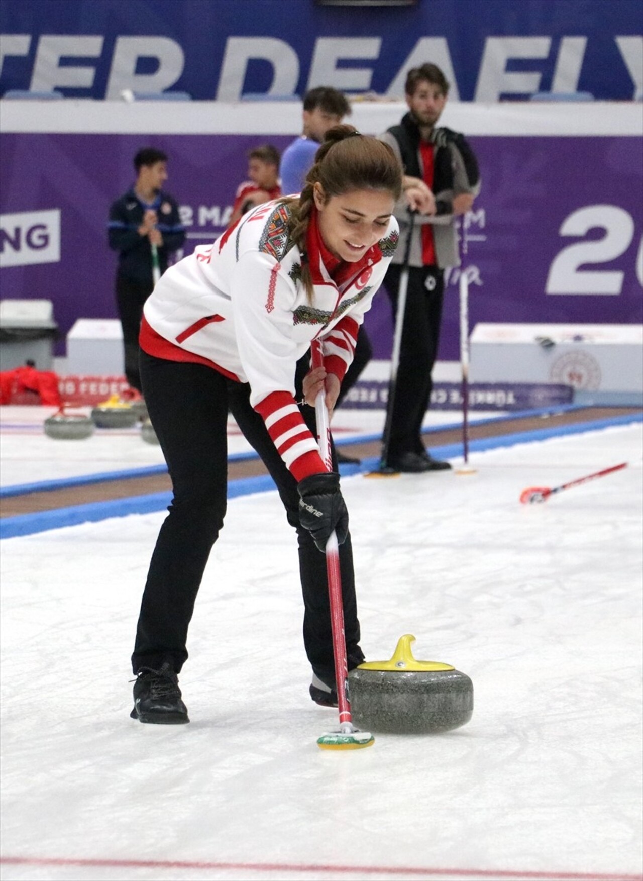 Türkiye Karışık Curling Milli Takımı, iki yıl aradan sonra katılacakları Dünya Karışıklar Curling...