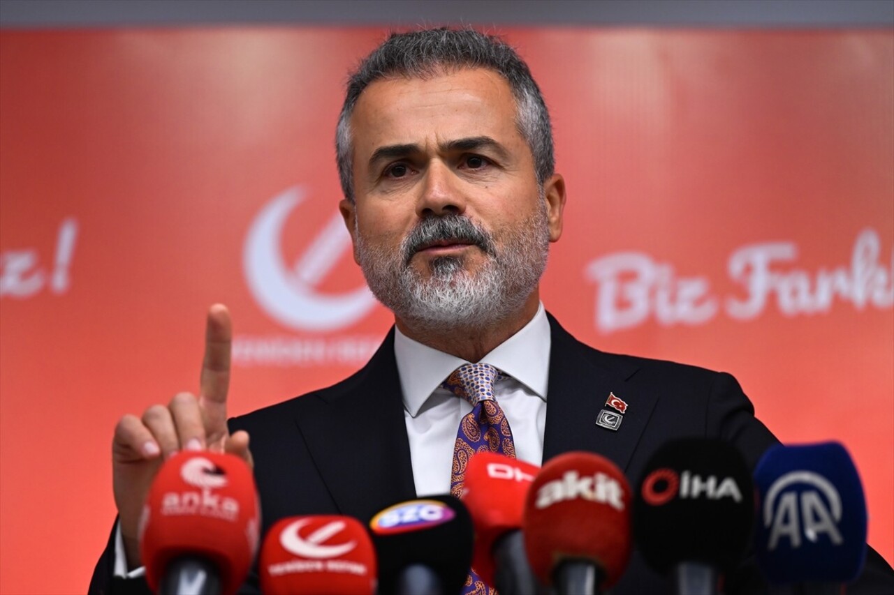 Yeniden Refah Partisi Genel Başkan Yardımcısı Suat Kılıç, partisinin Merkez Yürütme Kurulu (MYK)...