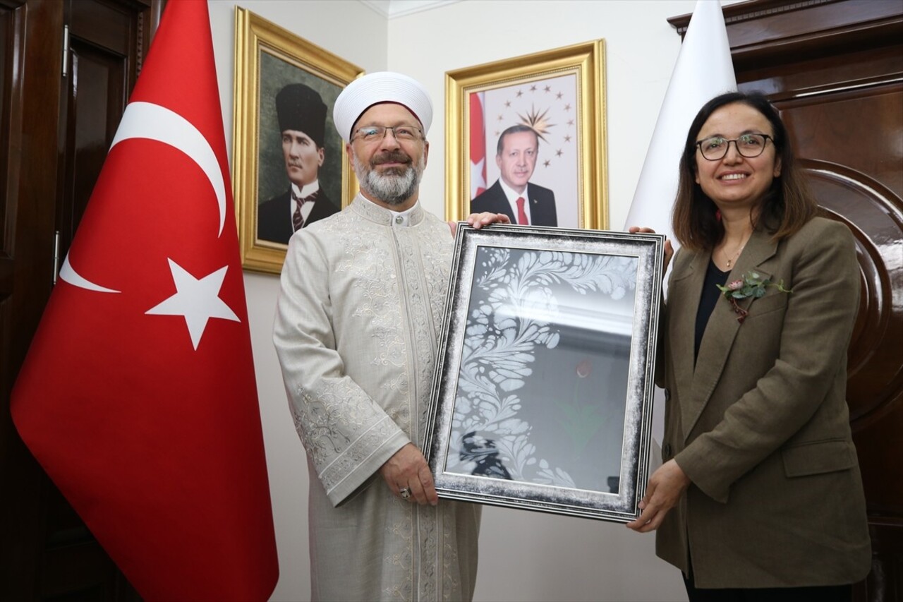 Diyanet İşleri Başkanı Erbaş, Yalova'nın Çiftlikköy ilçesinde müftülüğün yeni hizmet binasının...