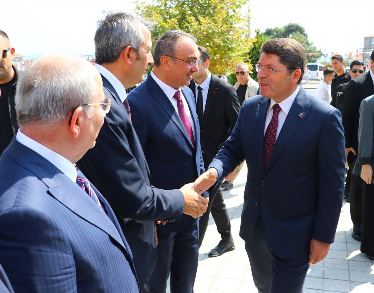 Adalet Bakanı Yılmaz Tunç, Tekirdağ'da çeşitli ziyaretlerde bulundu. 
Tekirdağ temasları...