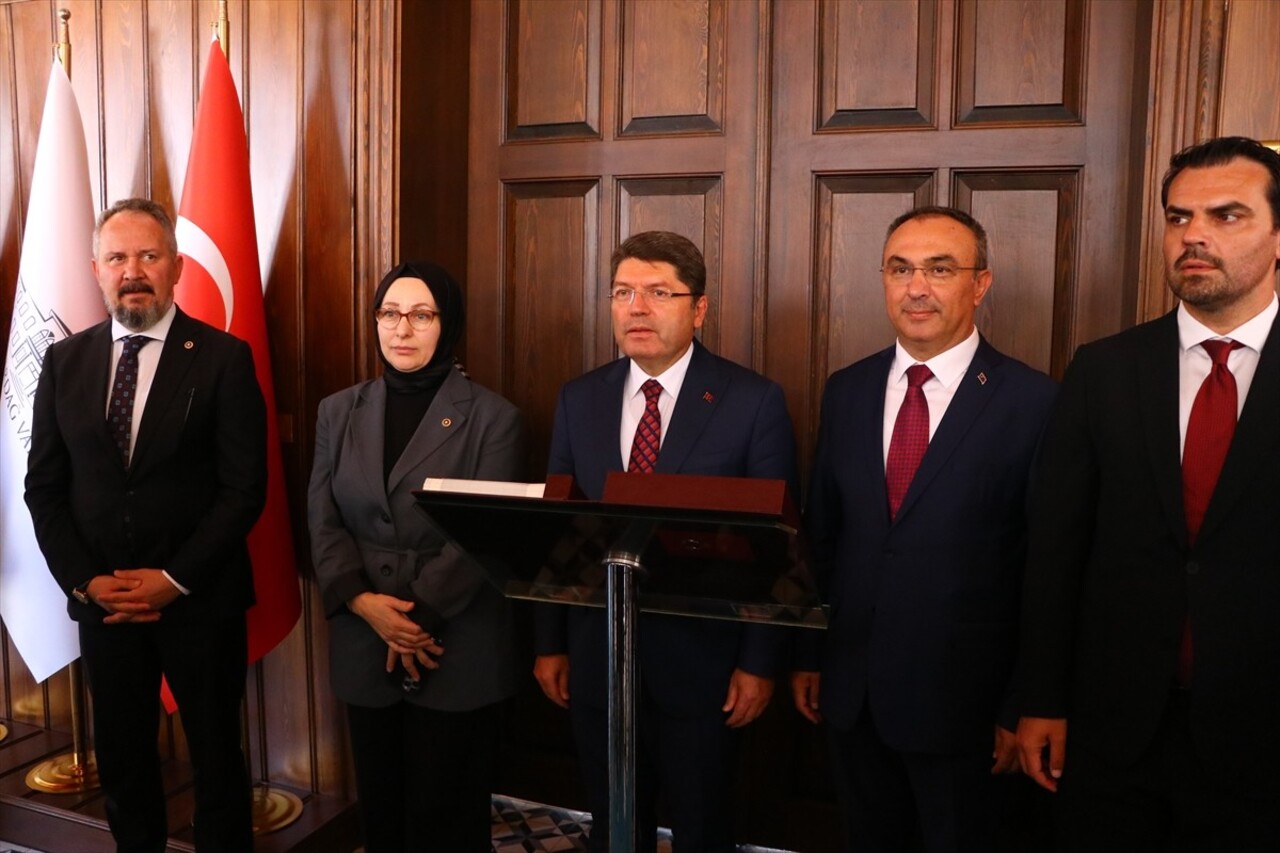 Adalet Bakanı Yılmaz Tunç, Tekirdağ'da çeşitli ziyaretlerde bulundu. 
Tekirdağ temasları...