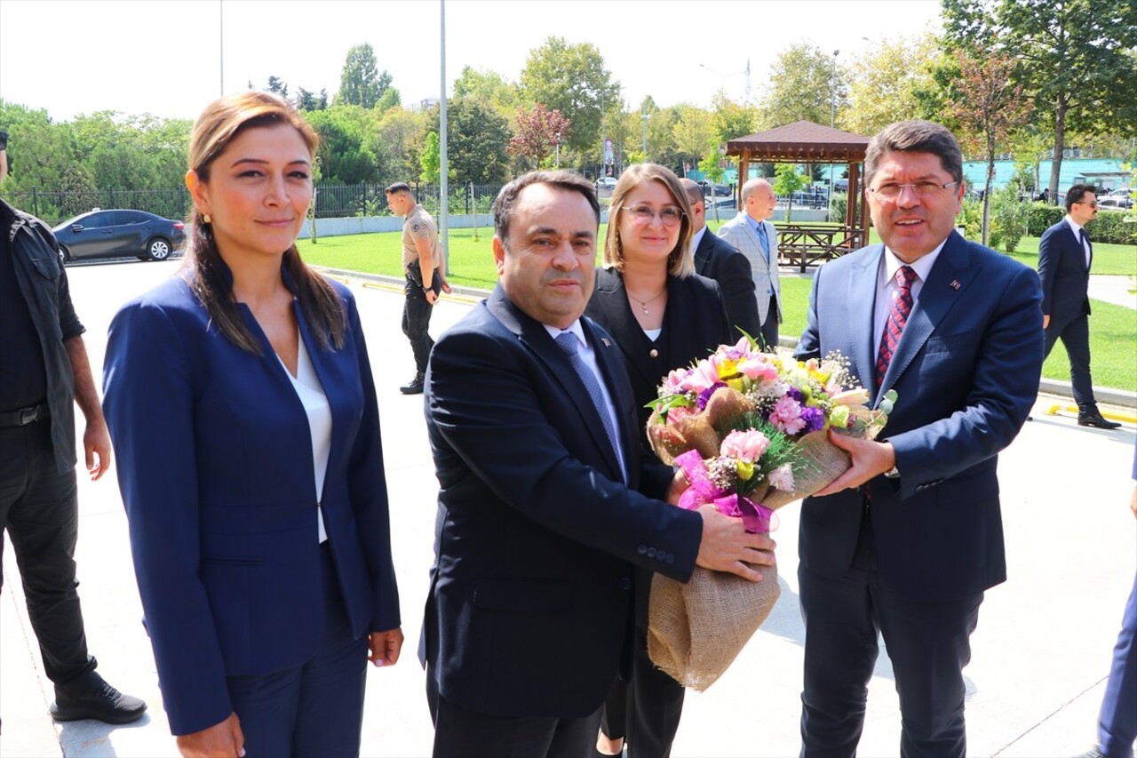 Adalet Bakanı Yılmaz Tunç, Tekirdağ'da çeşitli ziyaretlerde bulundu. 
Tekirdağ temasları...