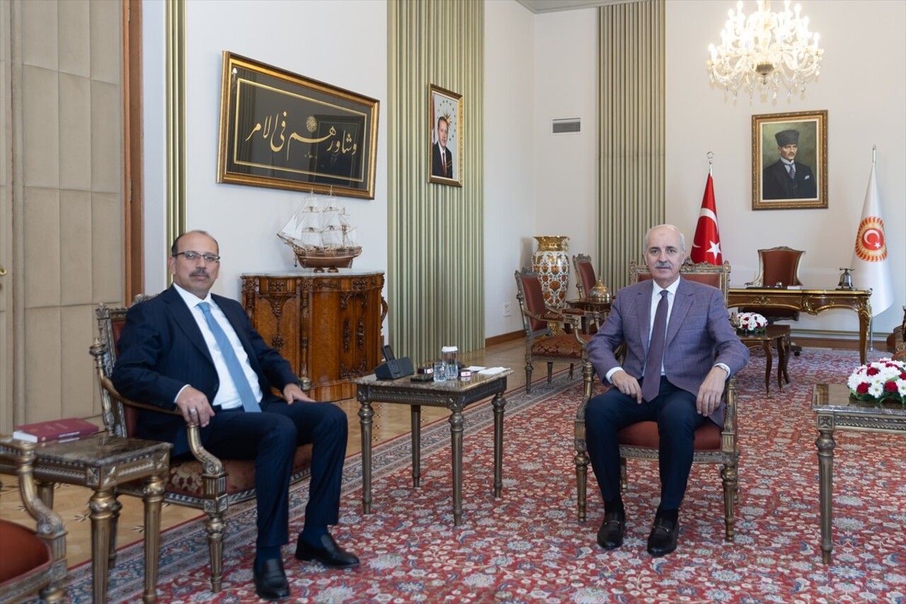 TBMM Başkanı Numan Kurtulmuş (sağda), Sayıştay Başkanı Metin Yener'i (solda) kabul etti. 