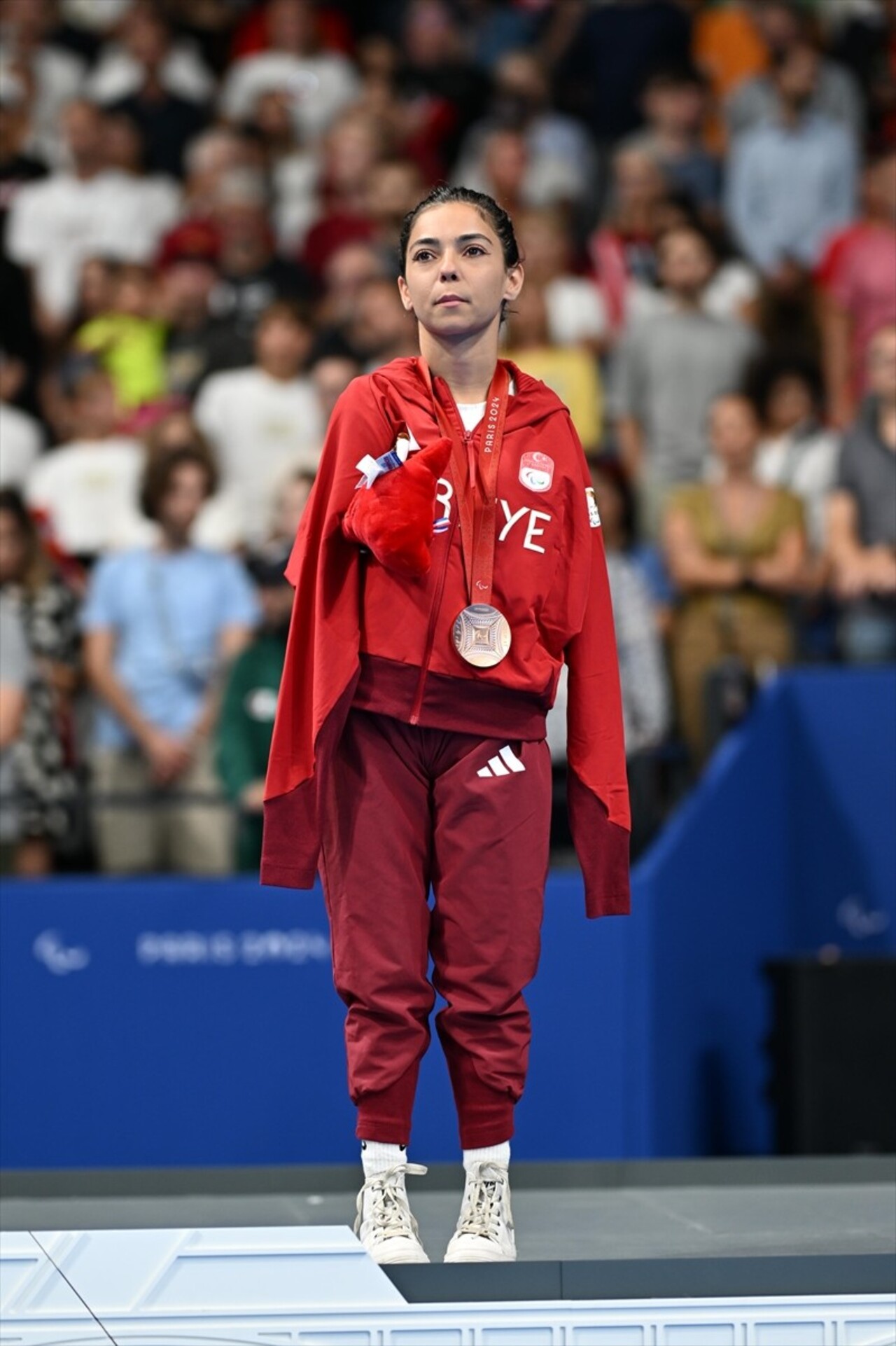 Paris 2024 Paralimpik Oyunları'nda, Paris La Defense Arena'da düzenlenen yüzme yarışlarında...