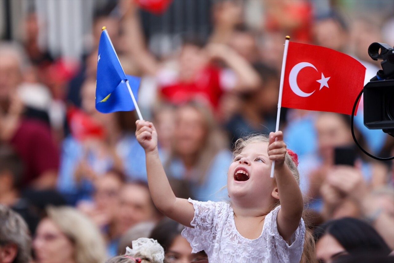 Dışişleri Bakanı Hakan Fidan, Kosova'nın Prizren şehrindeki Motrat Qirazi Okulu'ndaki programda...