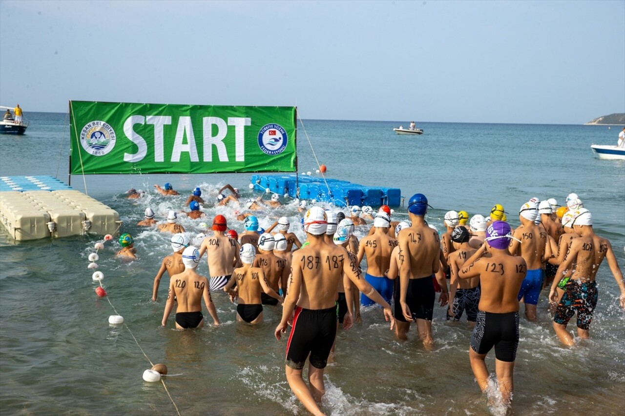 Edirne'nin Keşan ilçesinde 3. Türkiye Açık Su Yüzme Şampiyonası başladı. Gençlik ve Spor...